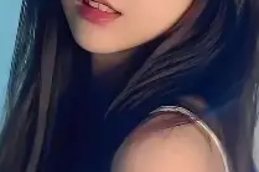 时隔10个月26岁女星回应蹲曾志伟双腿之间曾志伟真的被错骂了